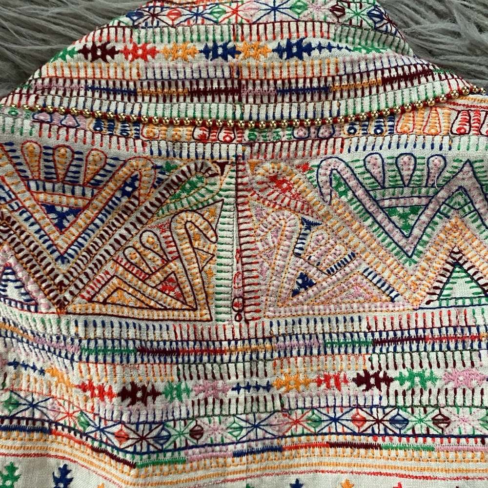 Vest - Picture 10 of 12